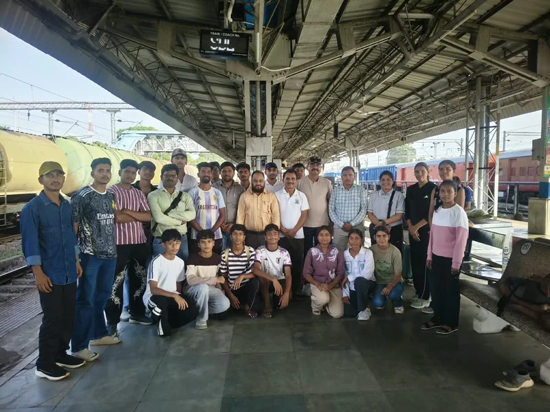 70वीं शालेय राज्य स्तरीय खेल प्रतियोगिता के लिए शहडोल संभाग की हॉकी, कबड्डी एवं फुटबॉल टीमें रवाना
